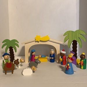 Adorable wooden Nativity scene, 15 pieces. Excellent condition. 🐑🫏🌴👼🏻🐫
